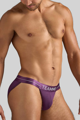 TEAMM8 Icon Sports Brief
