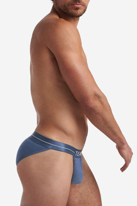 TEAMM8 Icon Sports Brief