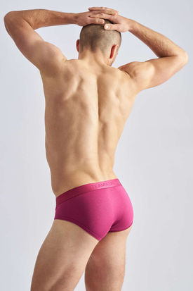 TEAMM8 Reign Brief - Ruby