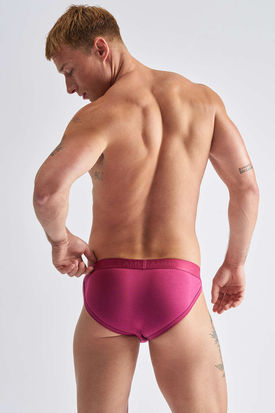 TEAMM8 Reign Sports Brief - Ruby